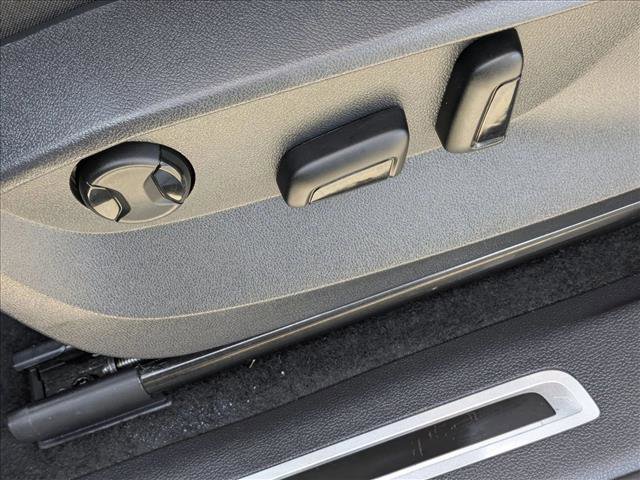 Used 2023 Volkswagen Tiguan SE R-Line image 23