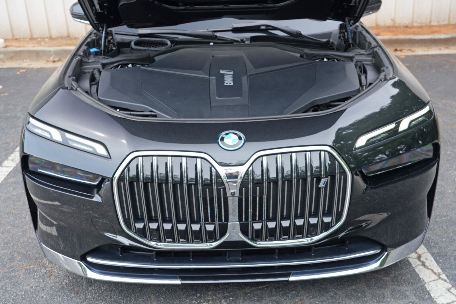 Used 2023 BMW i7 xDrive60 AWD/4WD image 7