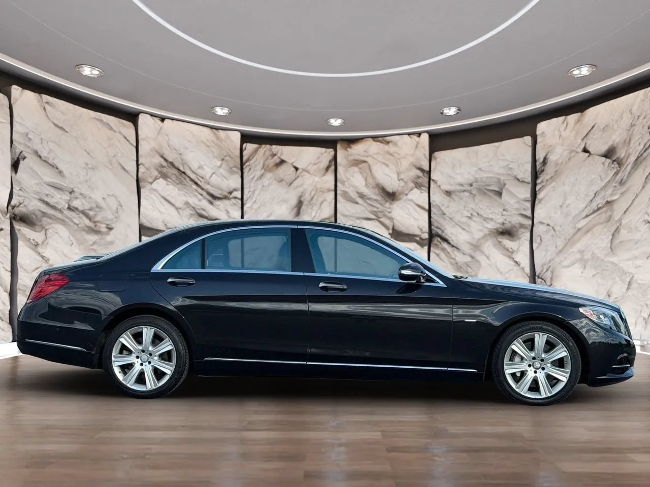 Used 2014 Mercedes-Benz S 550 Sedan w/ Edition 1 Package image 4