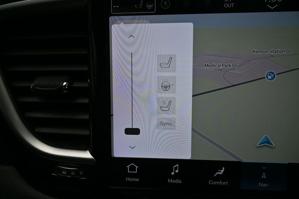 Used 2023 Chrysler Pacifica Limited FWD image 21