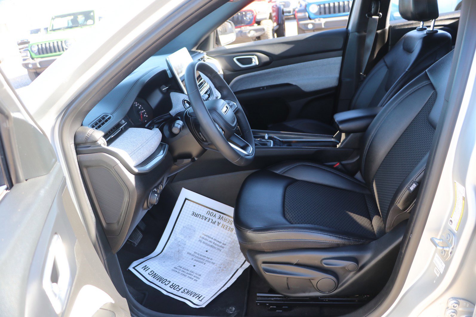 Used 2024 Jeep Compass Latitude image 13