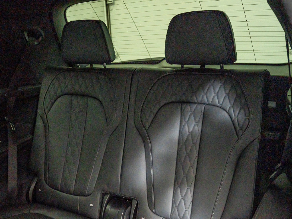 Used 2020 BMW X7 xDrive50i w/ Dynamic Handling Package AWD/4WD image 41