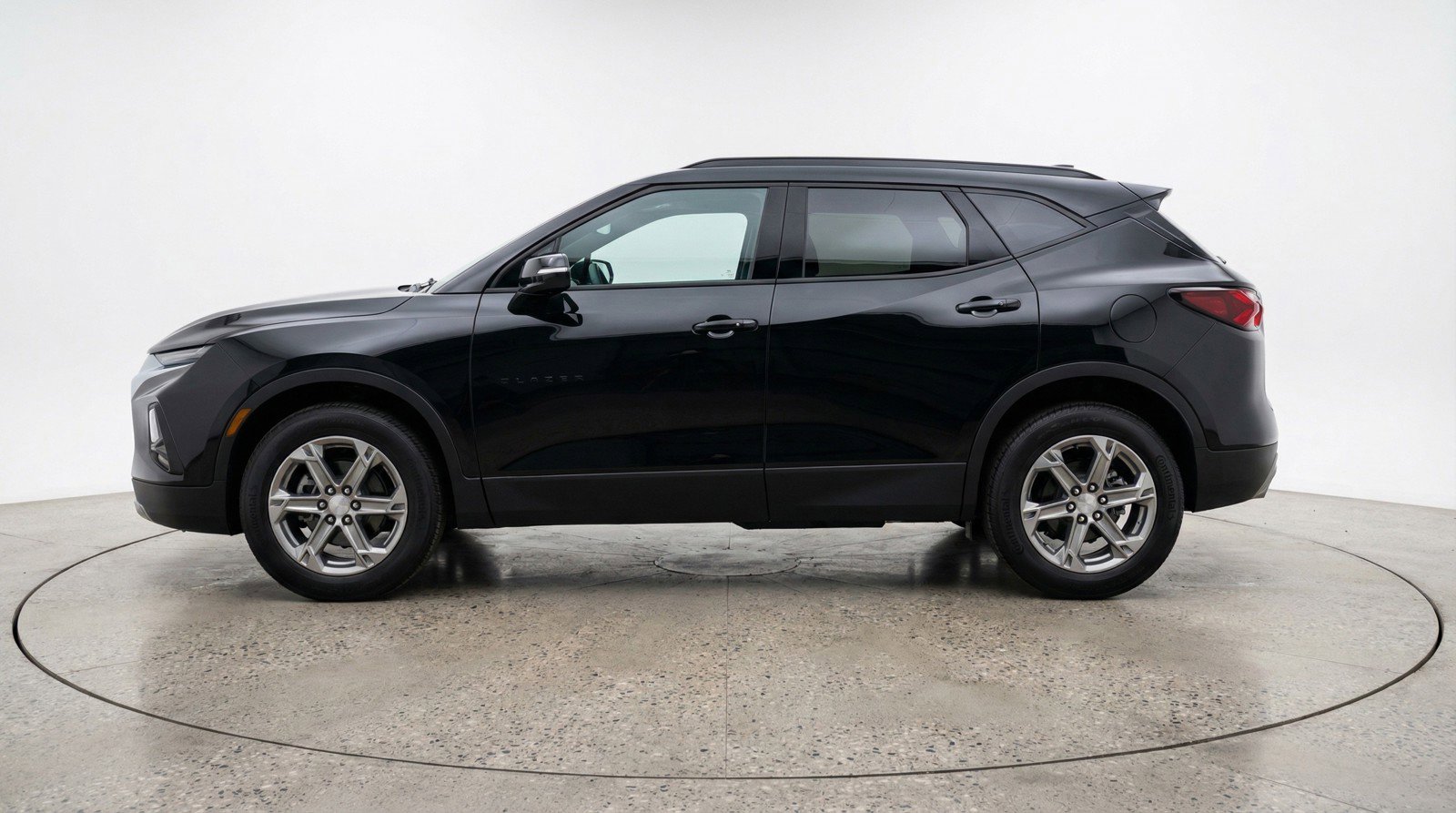 Used 2025 Chevrolet Blazer LT FWD image 5