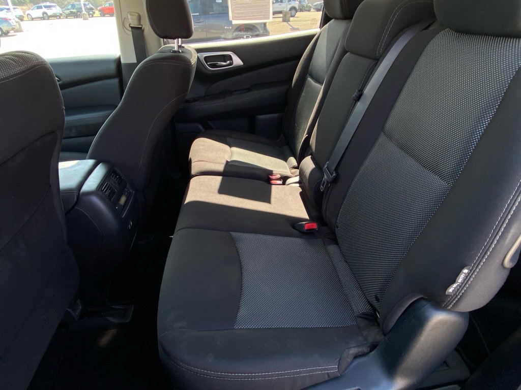 Used 2020 Nissan Pathfinder S image 37