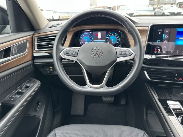 Certified 2025 Volkswagen Atlas SE image 17