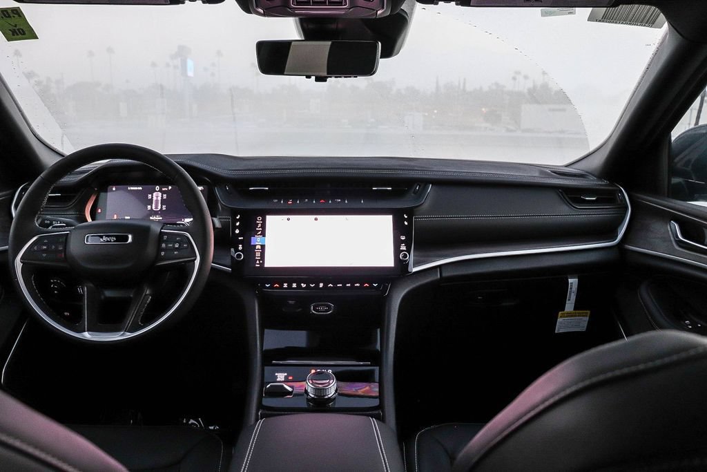 New 2026 Jeep Grand Cherokee Limited AWD/4WD image 13