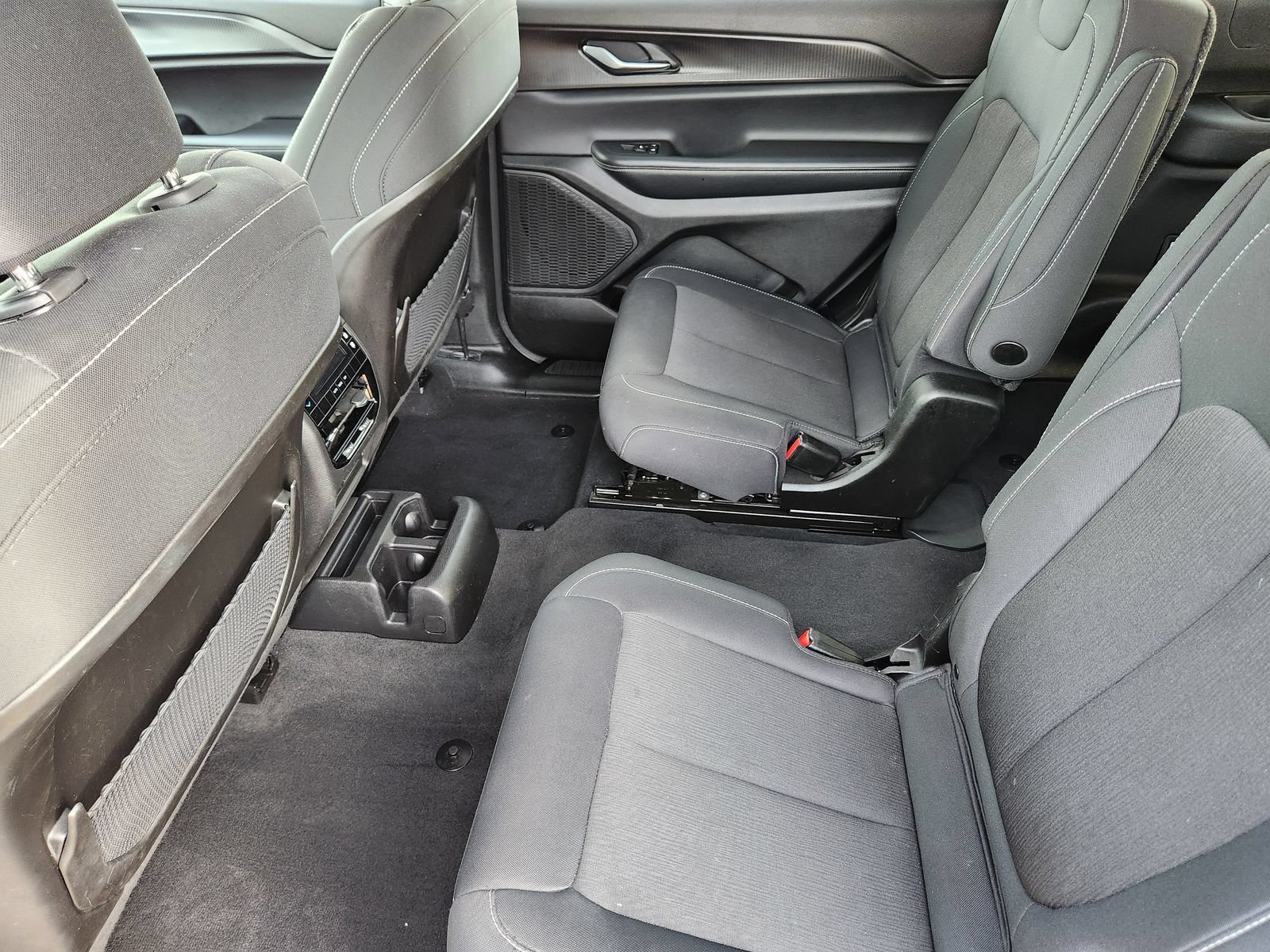 Used 2023 Jeep Grand Cherokee L Laredo w/ Luxury Tech Group I AWD/4WD image 40