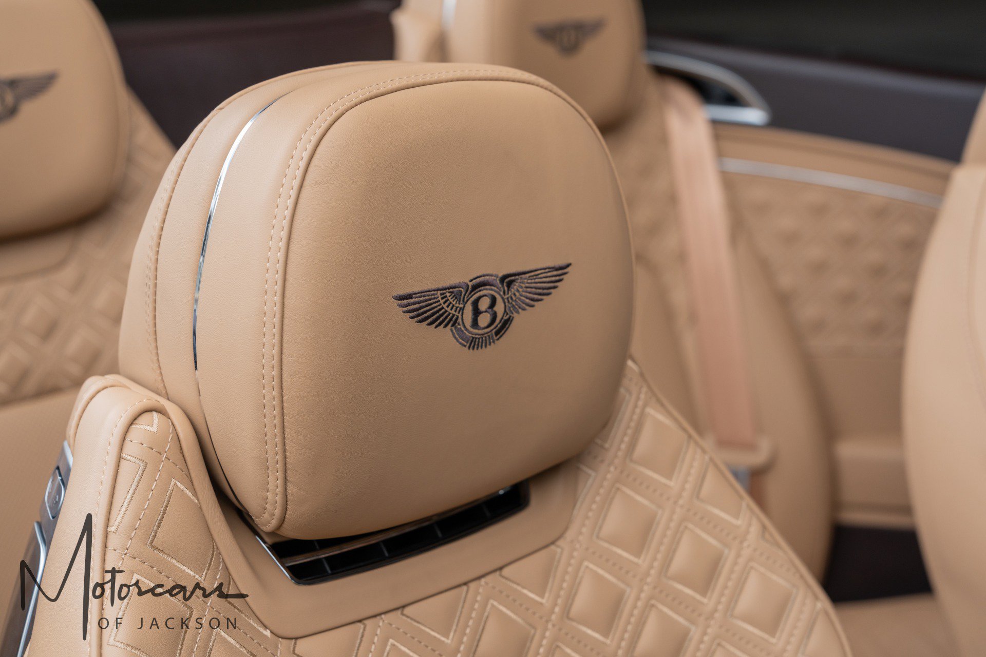 Used 2021 Bentley Continental GT V8 image 21