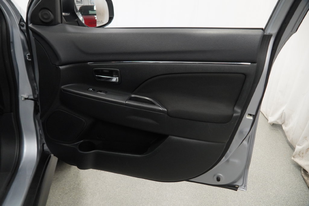 Used 2016 Mitsubishi Outlander Sport ES FWD image 34