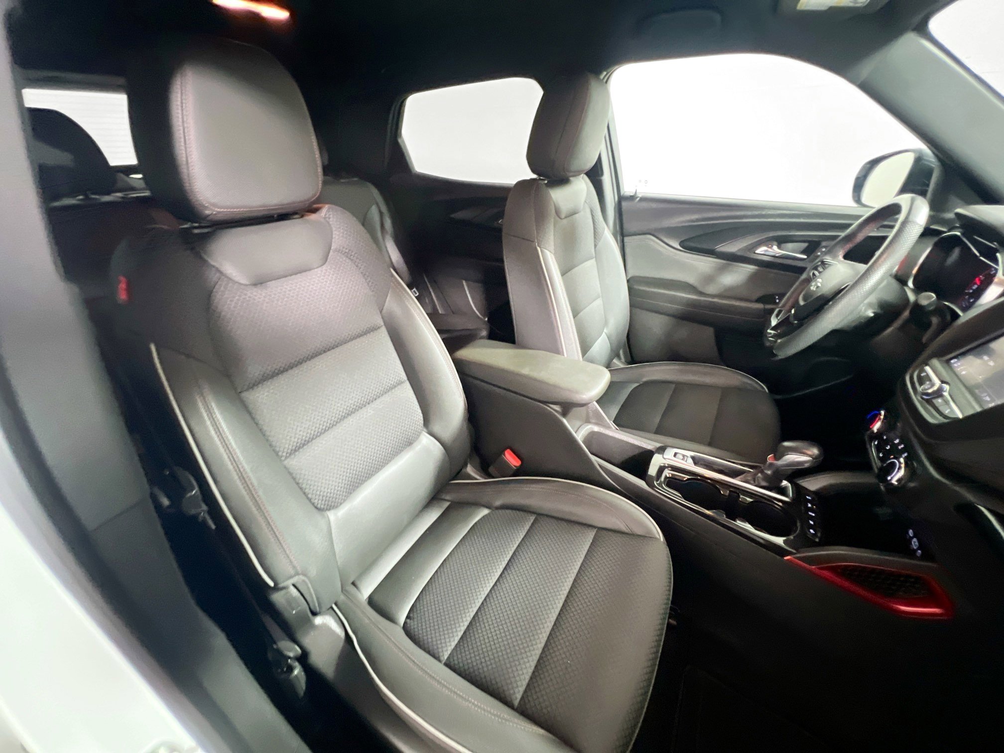 Used 2023 Chevrolet TrailBlazer RS image 31