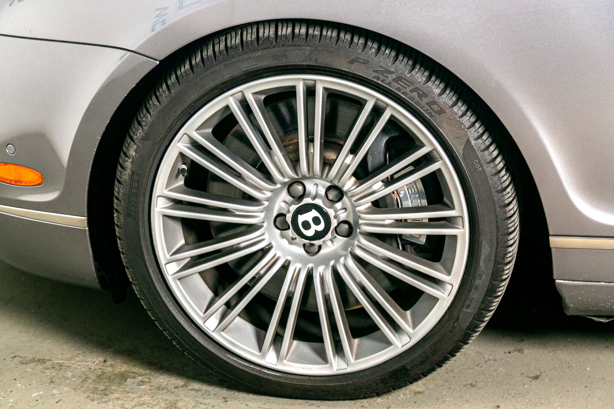 Used 2009 Bentley Flying Spur Flying Spur Speed w/ Convenience Specification Pkg image 17