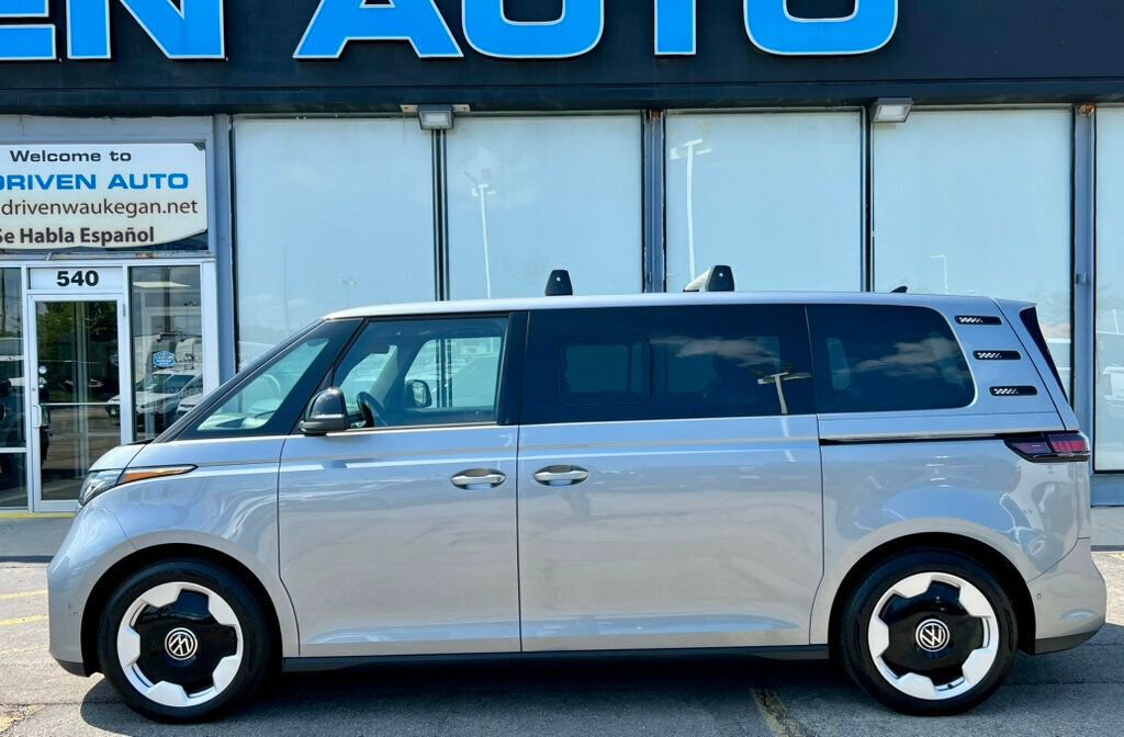 Used 2025 Volkswagen ID. Buzz Pro S RWD image 28