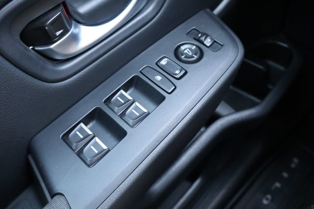 Used 2025 Honda Pilot Sport image 16