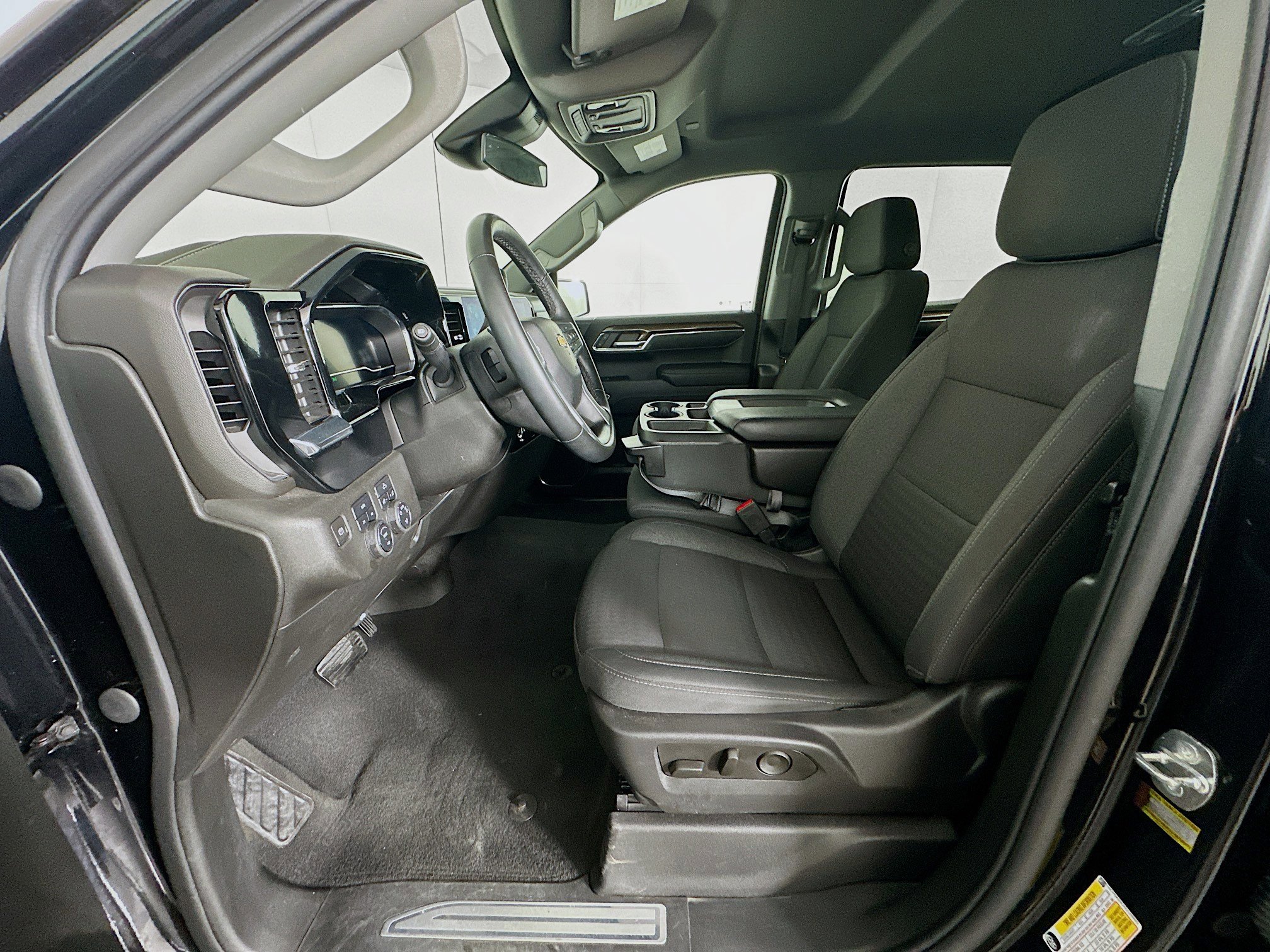 Used 2024 Chevrolet Silverado 1500 LT image 13