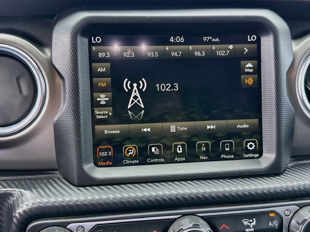 Certified 2022 Jeep Wrangler Unlimited Rubicon 4xe AWD/4WD image 16
