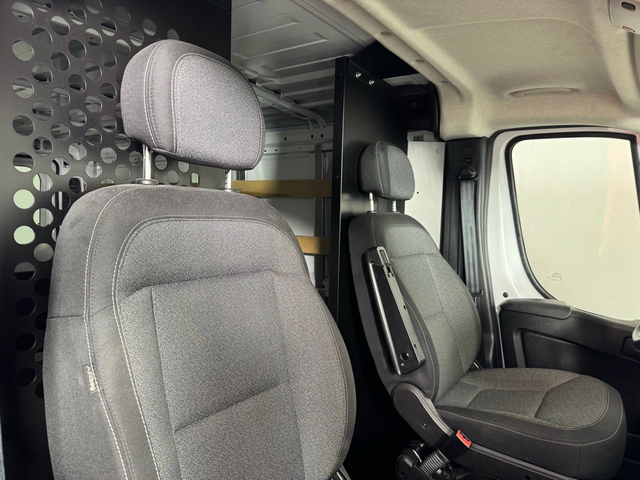 Used 2025 RAM ProMaster 2500 w/ U-Haul Equipment Group FWD image 36