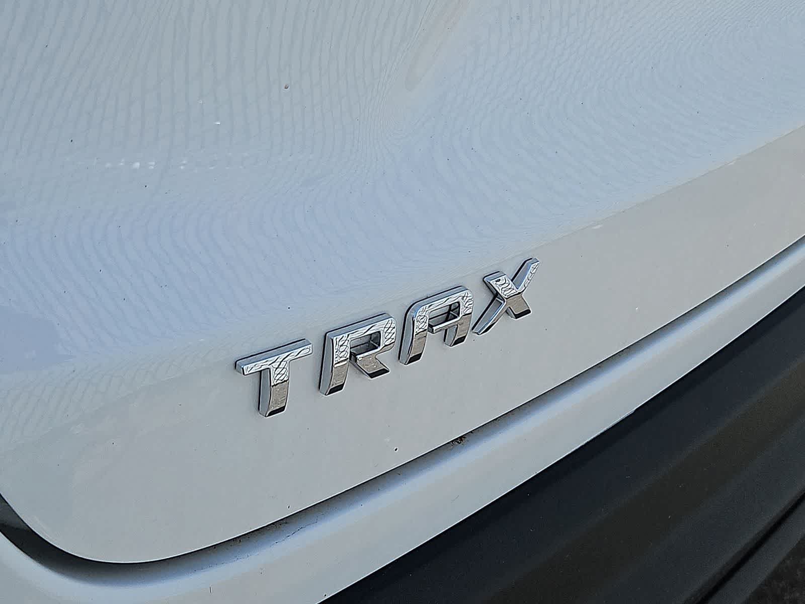 Used 2025 Chevrolet Trax LS FWD image 5