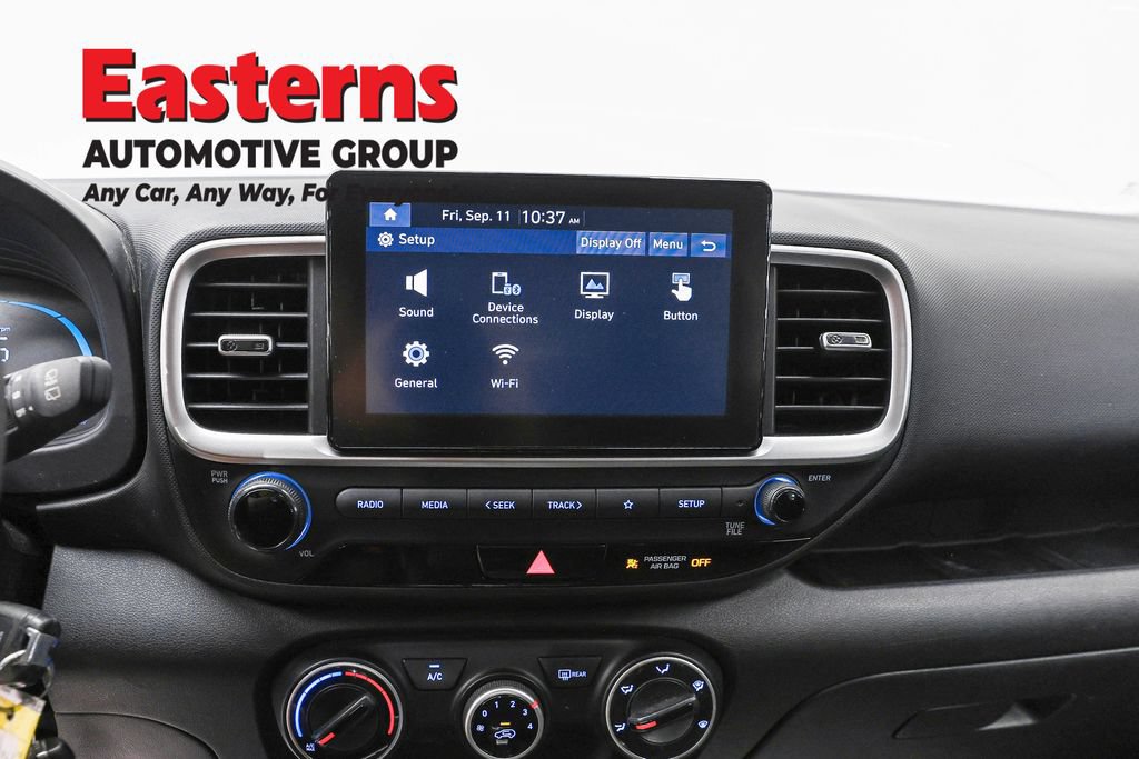 Used 2023 Hyundai Venue SE FWD image 19
