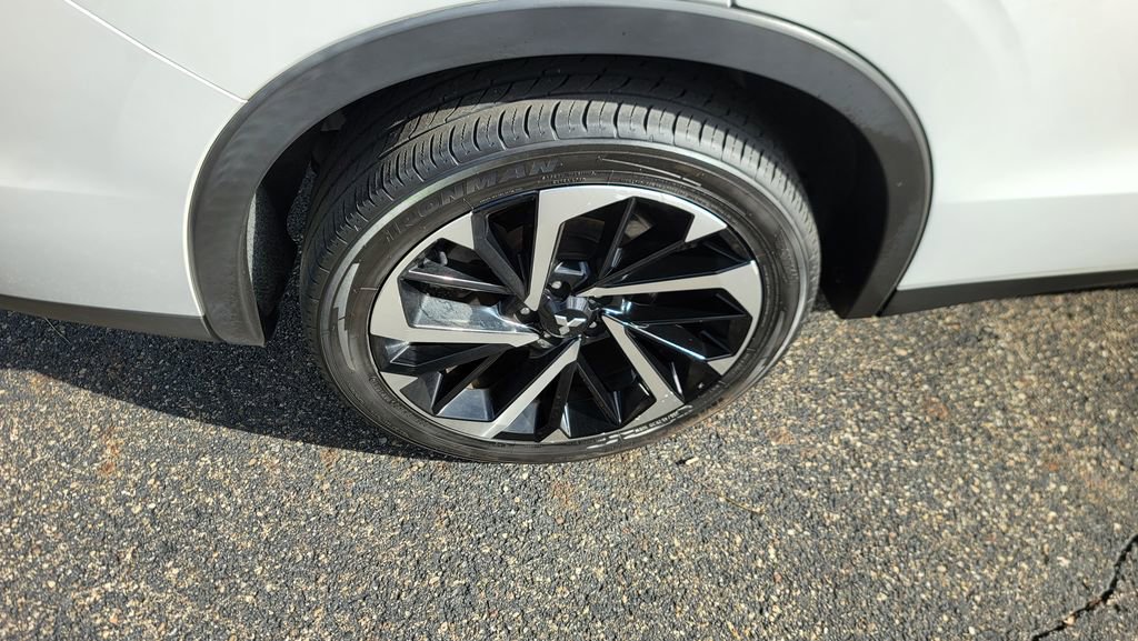 Used 2022 Mitsubishi Outlander ES image 13