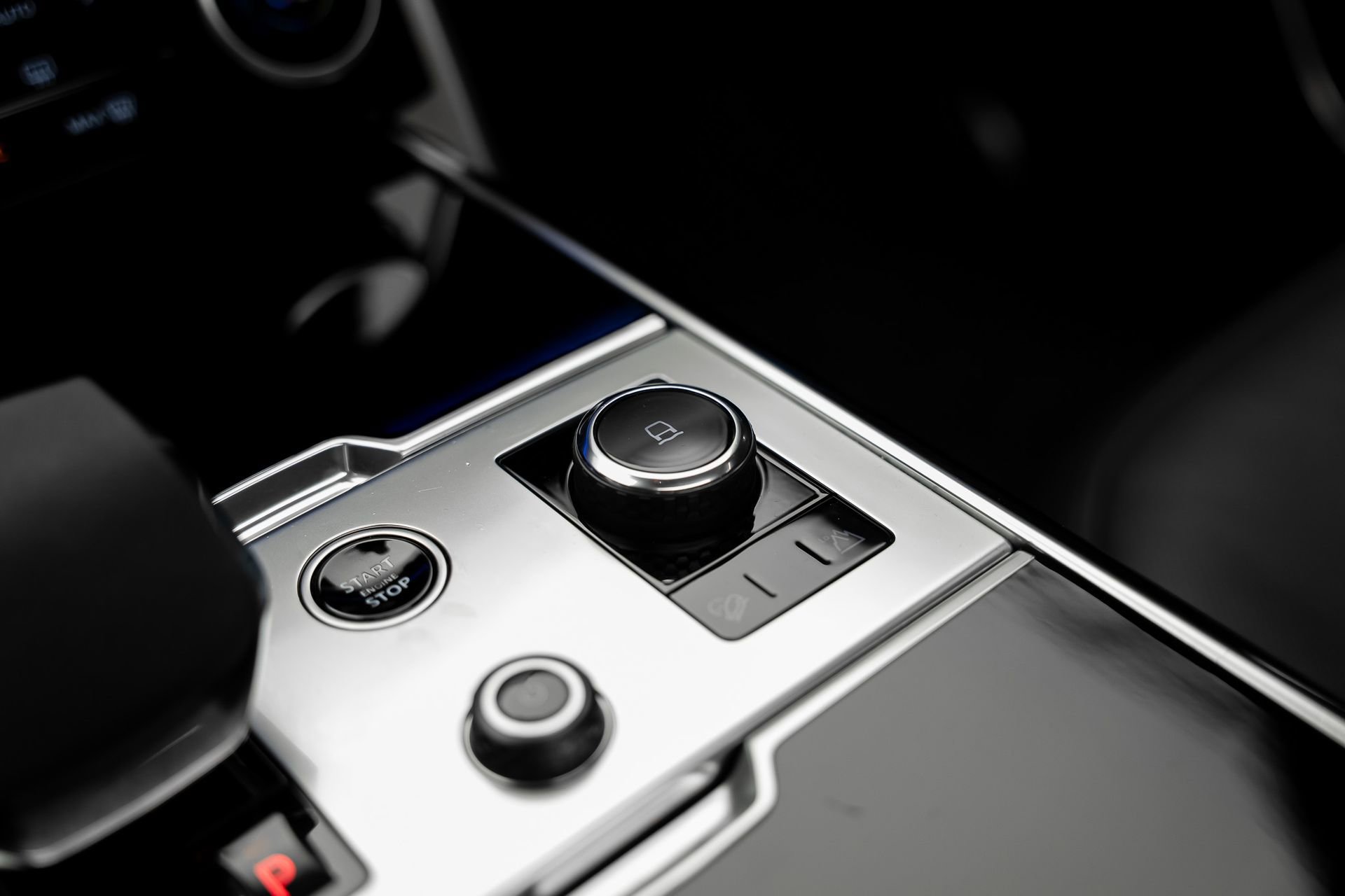 Used 2023 Land Rover Range Rover SE image 50