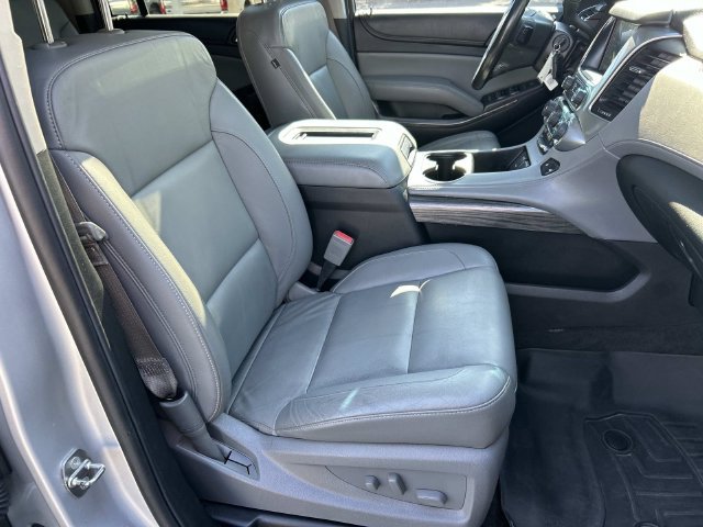 Used 2016 Chevrolet Suburban LT RWD image 31