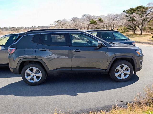 Used 2018 Jeep Compass Latitude w/ Popular Equipment Group AWD/4WD image 7