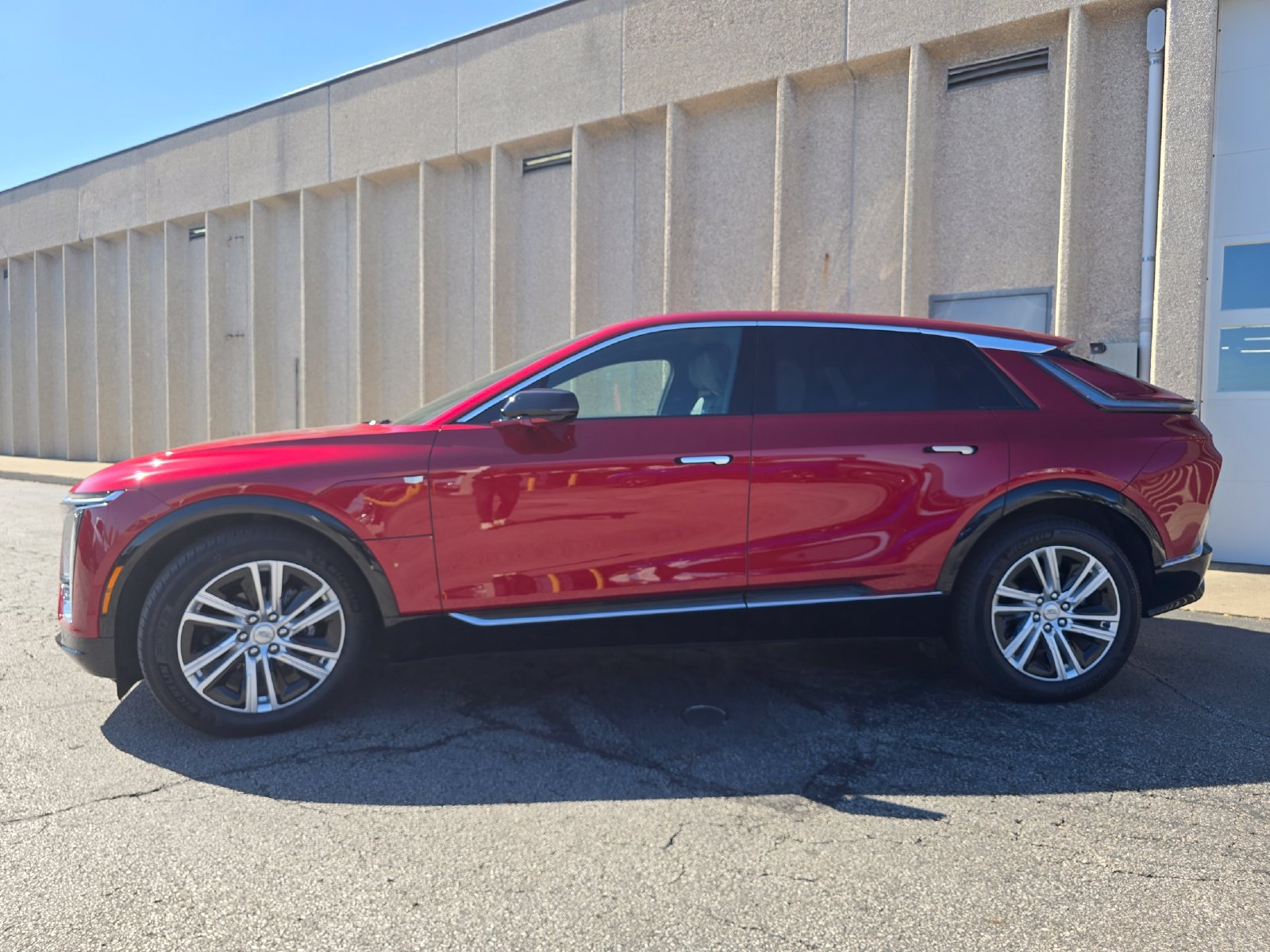 Used 2024 Cadillac Lyriq Tech AWD/4WD image 6