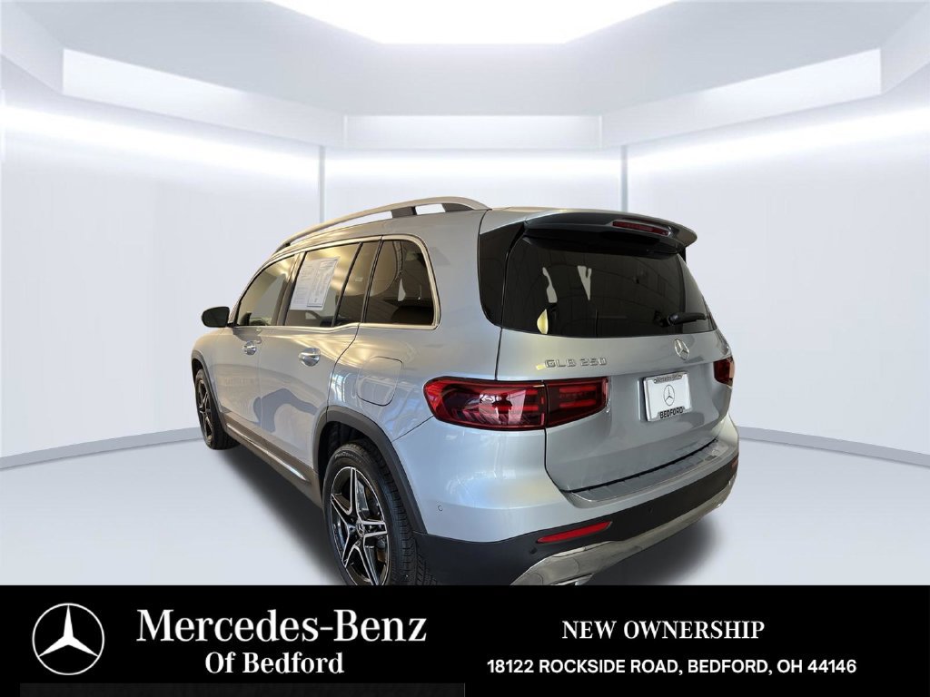 Used 2026 Mercedes-Benz GLB 250 4MATIC image 3