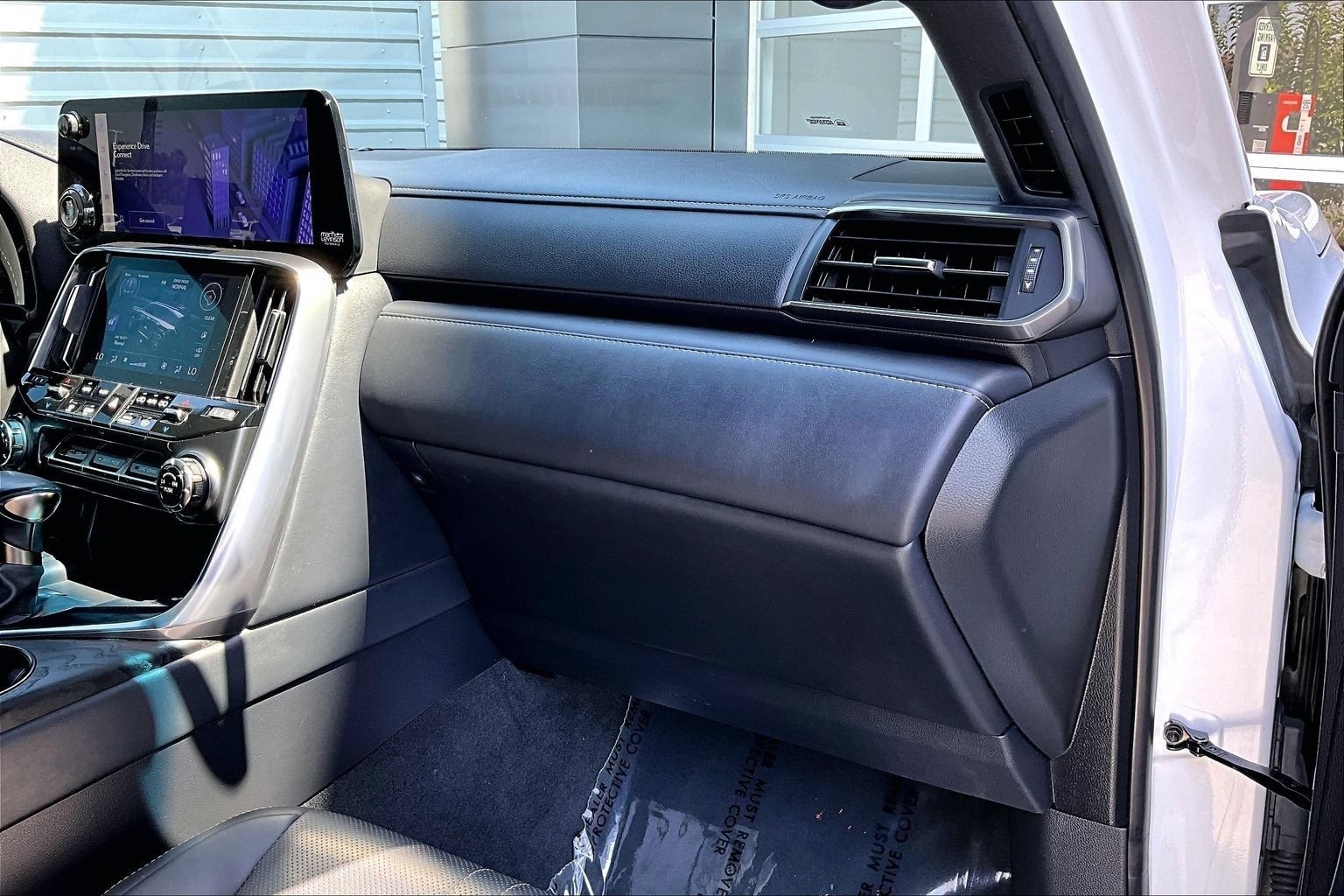Used 2022 Lexus LX 600 4WD w/ Accessory Package (Z1) image 16