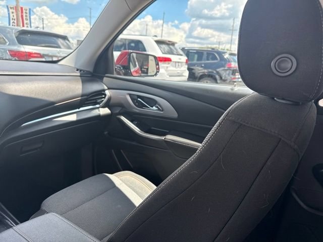 Used 2018 Chevrolet Traverse LT w/ LPO, Floor Liner Package AWD/4WD image 16