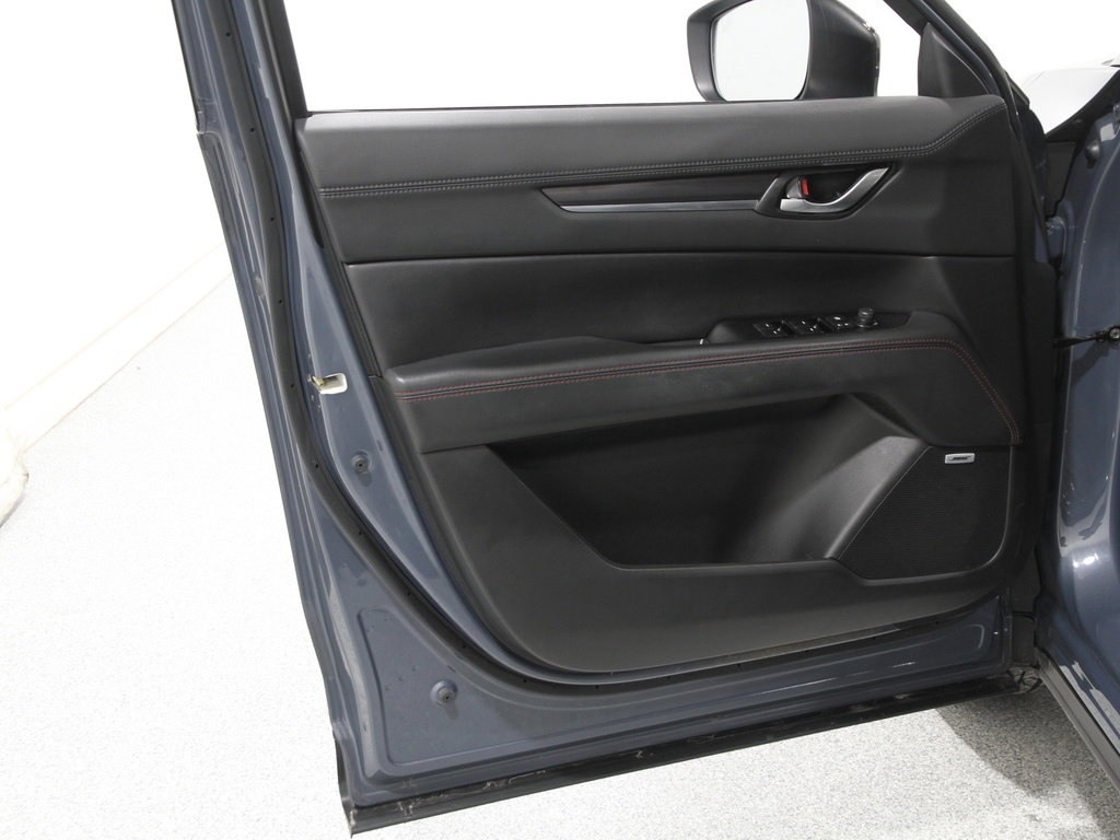 Used 2023 MAZDA CX-5 Carbon Edition image 4