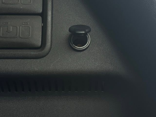 Used 2024 GMC Terrain SLT image 11