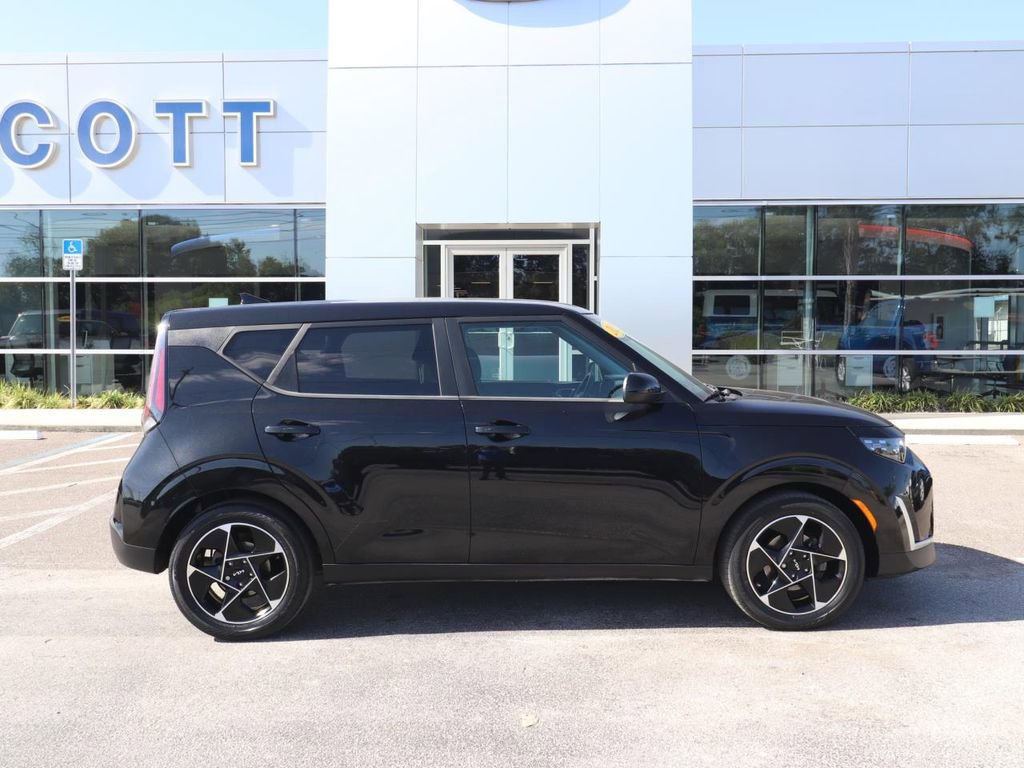 Used 2023 Kia Soul EX FWD image 15