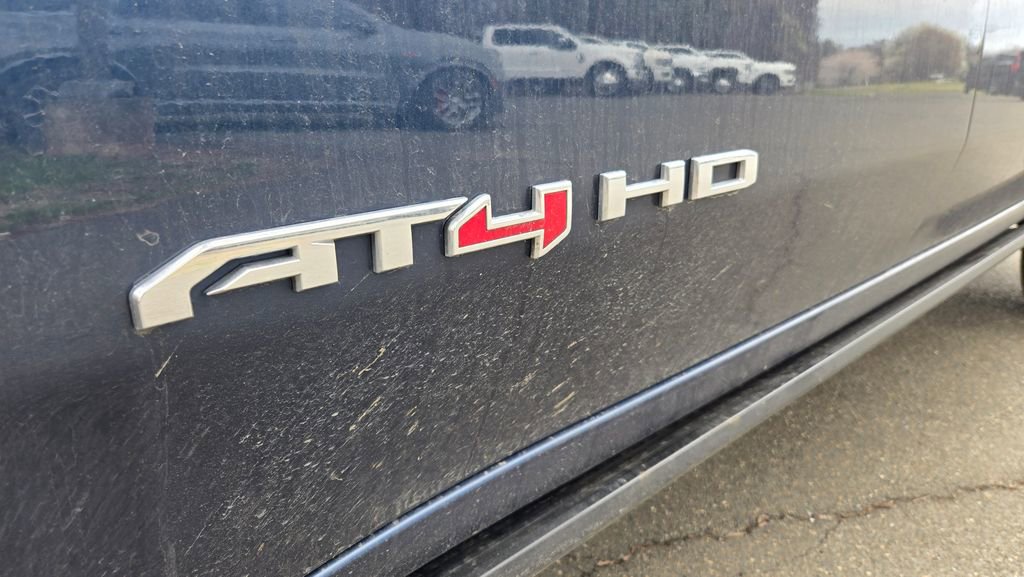 Used 2021 GMC Sierra 2500 AT4 w/ AT4 Premium Plus Package image 10