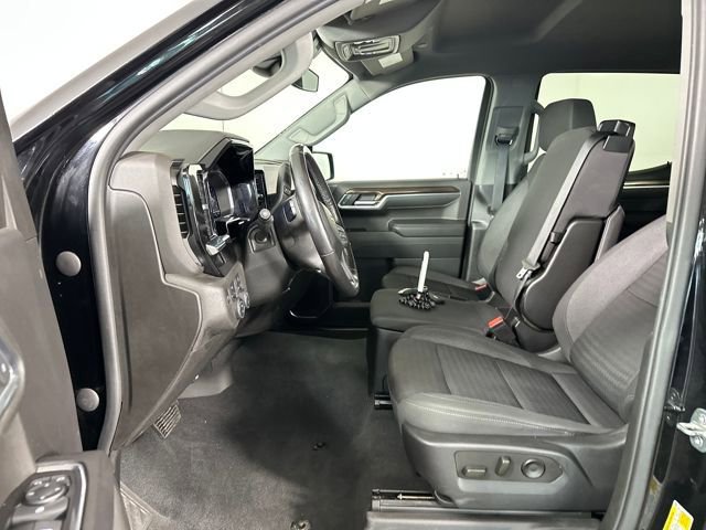 Used 2022 Chevrolet Silverado 1500 LT AWD/4WD image 11