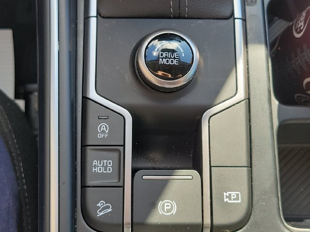 Used 2025 Kia Sorento LX FWD image 28
