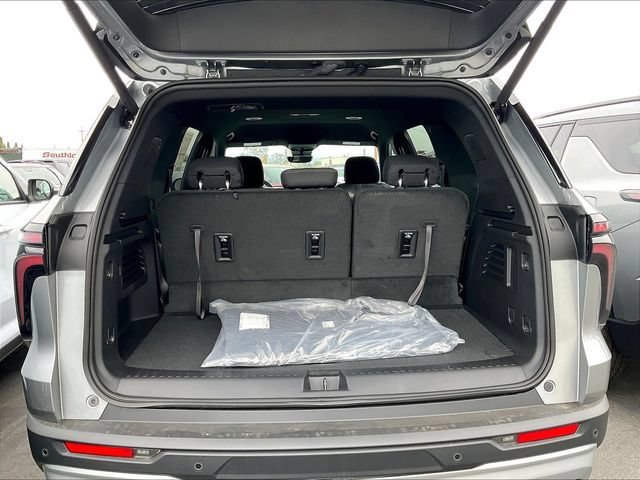 New 2026 Chevrolet Traverse LT w/ Driver Confidence Package FWD image 15