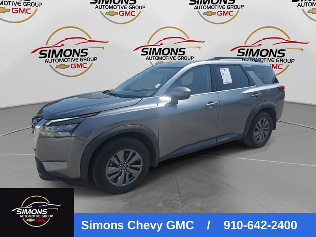 Used 2024 Nissan Pathfinder SV w/ SV Premium Package FWD image 1
