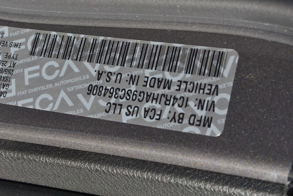 New 2025 Jeep Grand Cherokee Laredo X w/ Luxury Tech Group I image 35