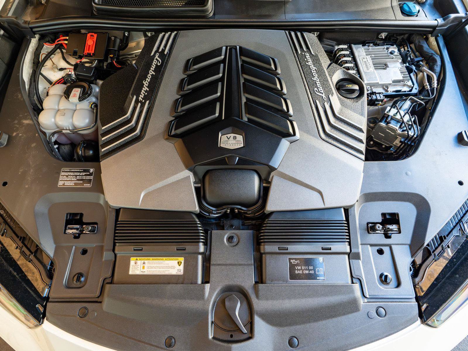Used 2024 Lamborghini Urus Performante AWD/4WD image 35