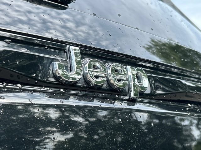 Used 2022 Jeep Grand Cherokee Limited AWD/4WD image 13