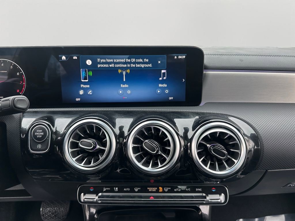 Used 2025 Mercedes-Benz CLA 250 4MATIC image 16