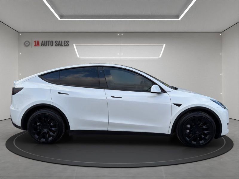 Used 2023 Tesla Model Y Long Range AWD/4WD image 6