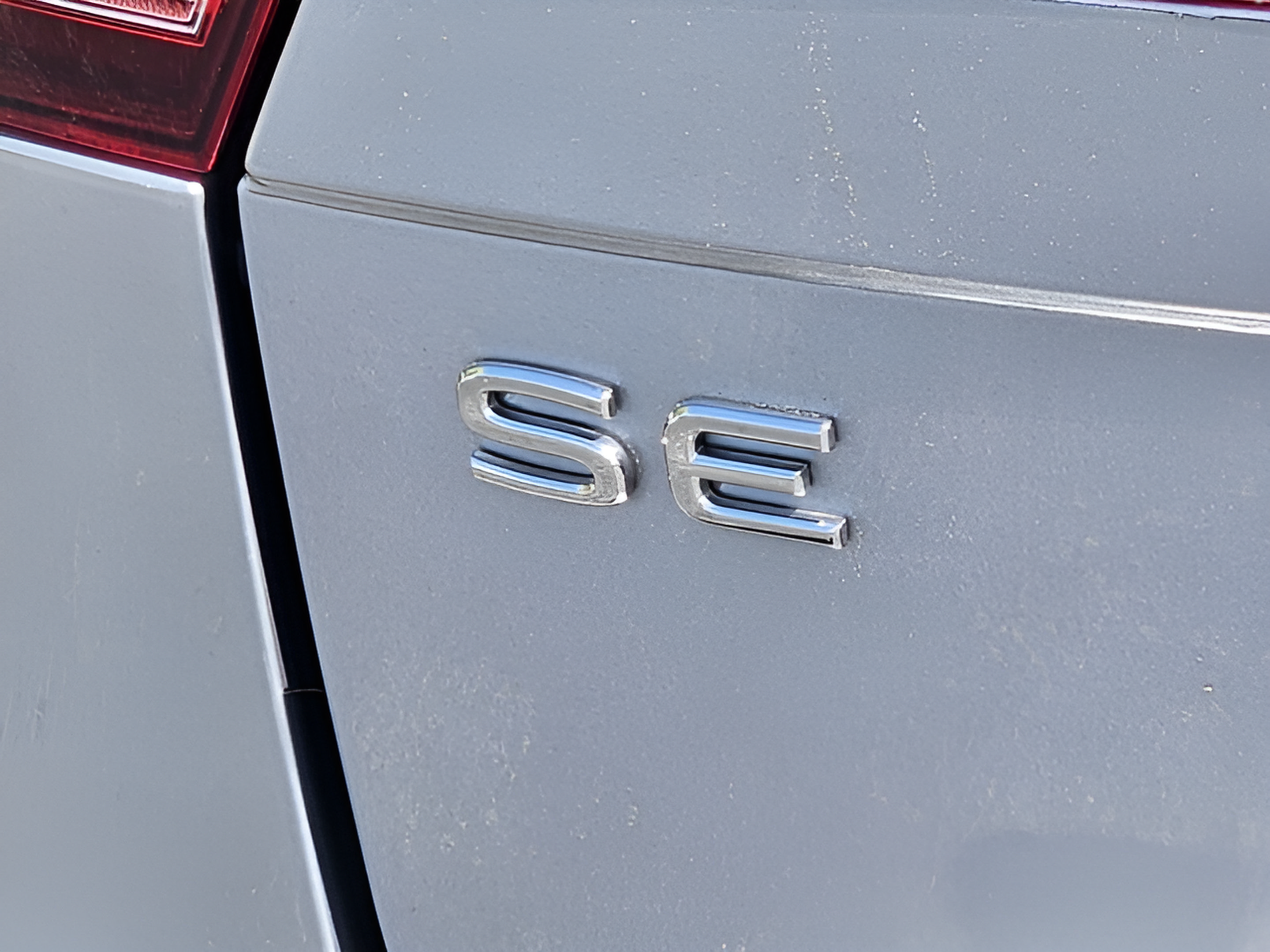 Certified 2023 Volkswagen Tiguan SE R-Line FWD image 33