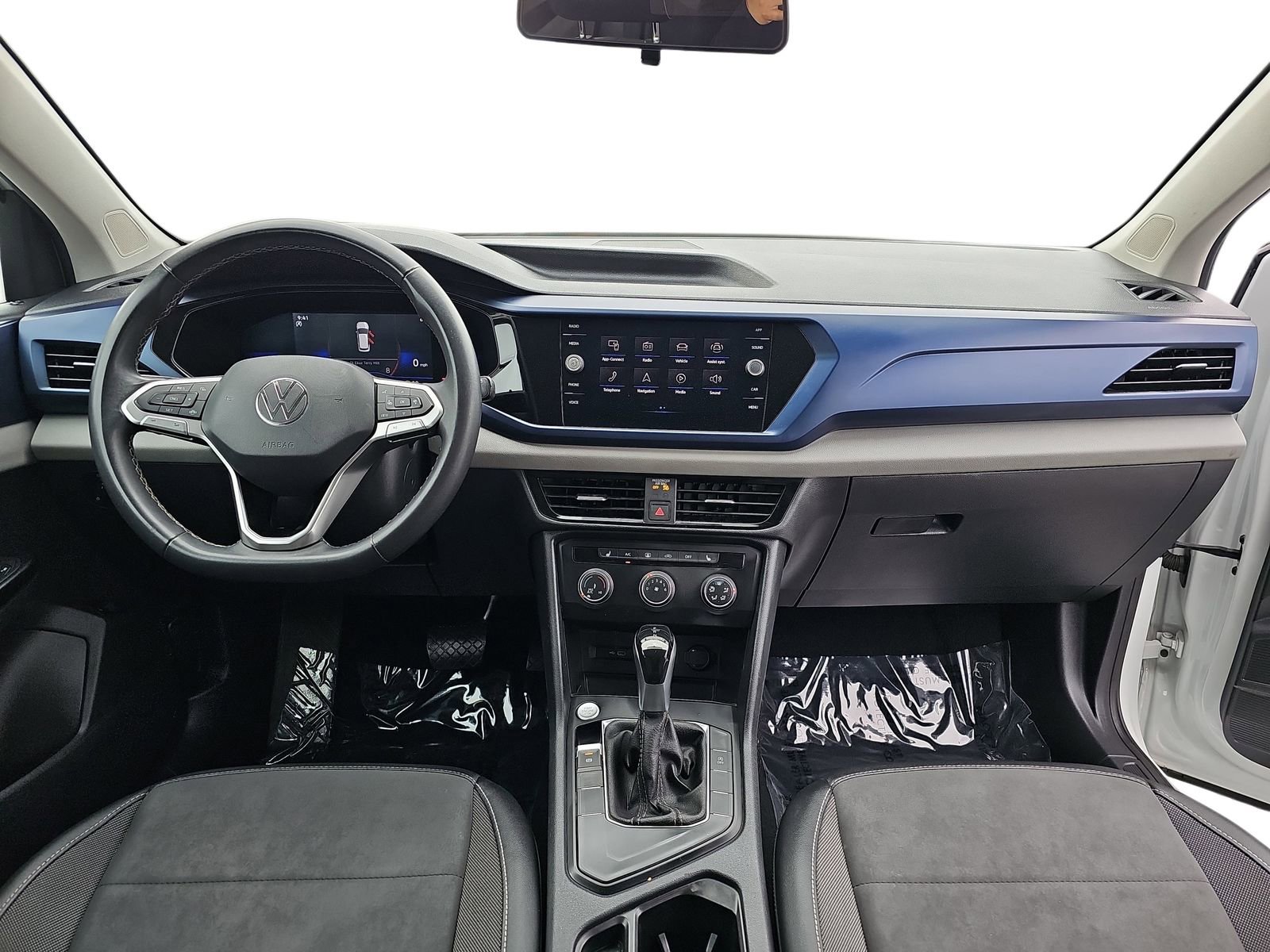 Used 2022 Volkswagen Taos SE FWD image 9