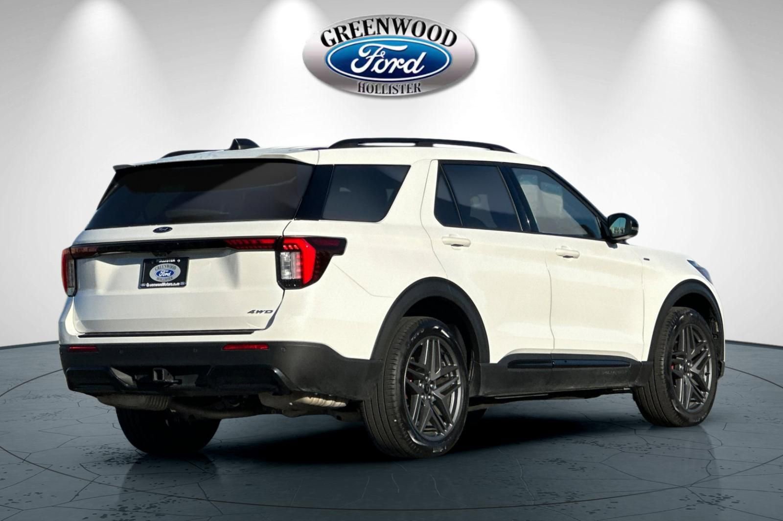 Certified 2025 Ford Explorer ST-Line w/ ST-Line Street Pack image 4