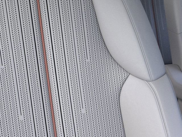 New 2026 Cadillac Vistiq Luxury w/ LPO, Floor Liner Package image 22