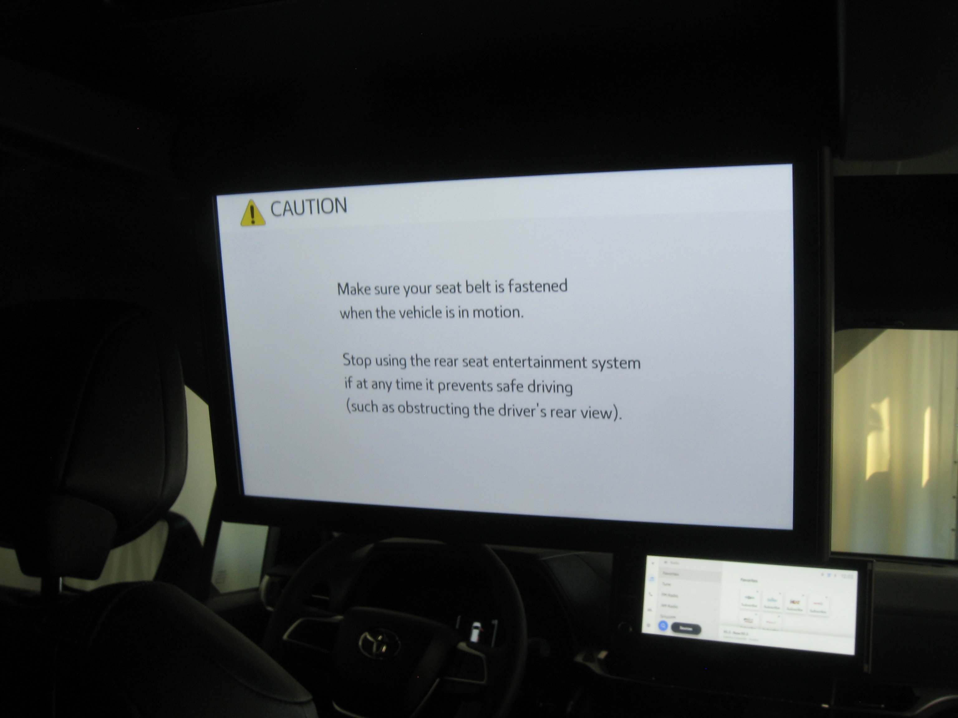 Used 2025 Toyota Sienna Platinum image 3