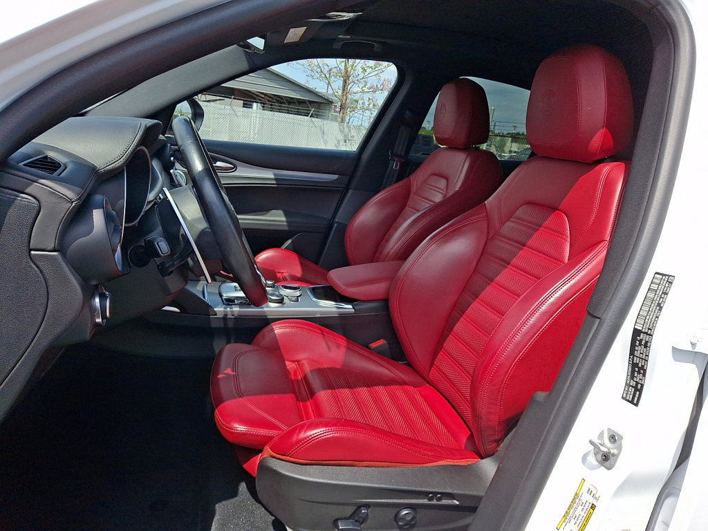 Used 2022 Alfa Romeo Stelvio Veloce AWD/4WD image 24