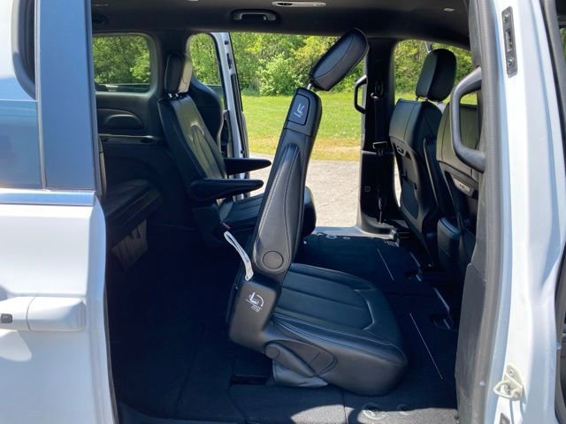 Used 2025 Chrysler Pacifica Select image 34